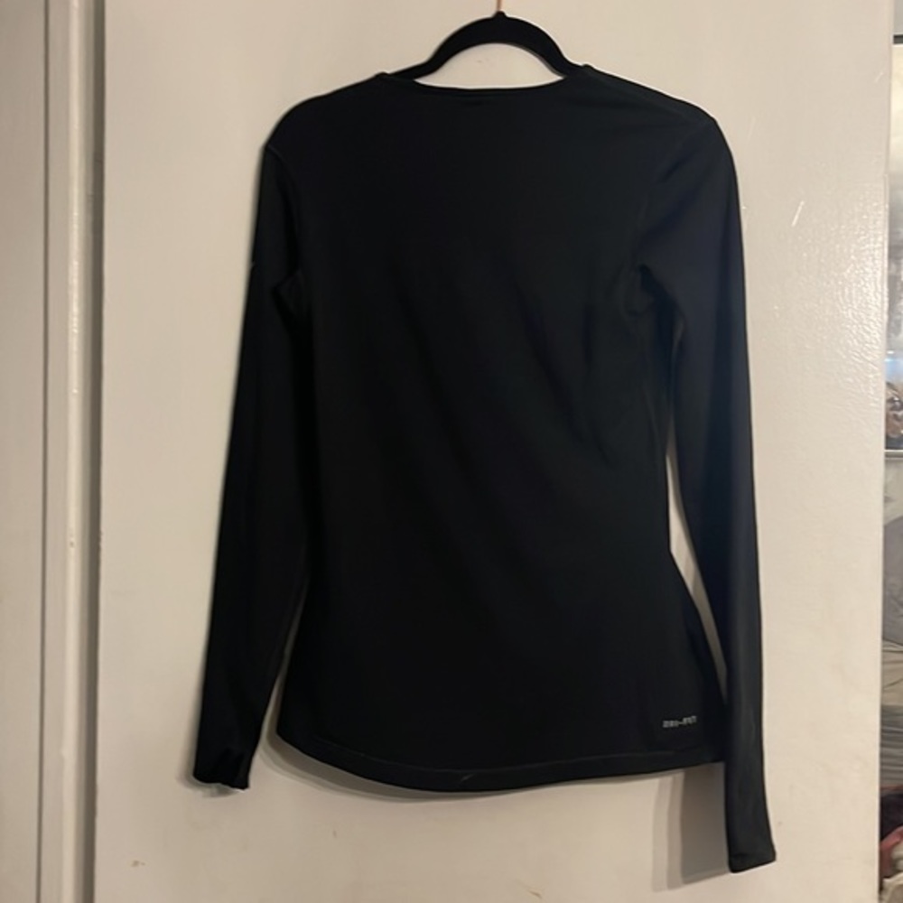 Nike dry fit top - Picture 6 of 6